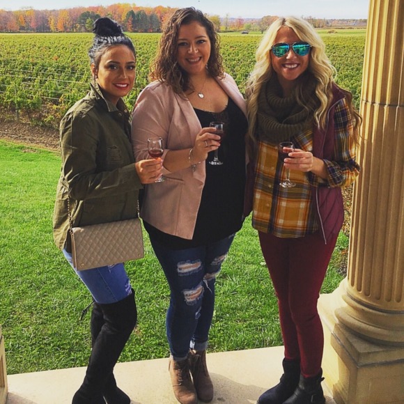 Meet your Posher, Lauren - Picture 1 of 1